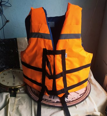 Дорослий рятувальний жилет із підголівником Fishmaster в ассортименті 2043 фото